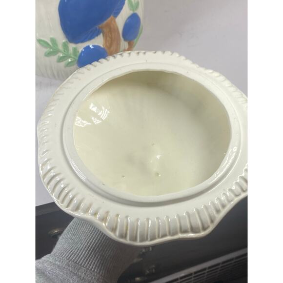 Vintage Arnels Mushroom Canister Cookie Jar - Picture 15 of 15